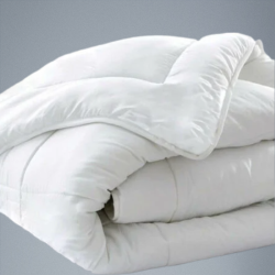 Couette microfibre 400g – Confort et légèreté pour un sommeil réparateur