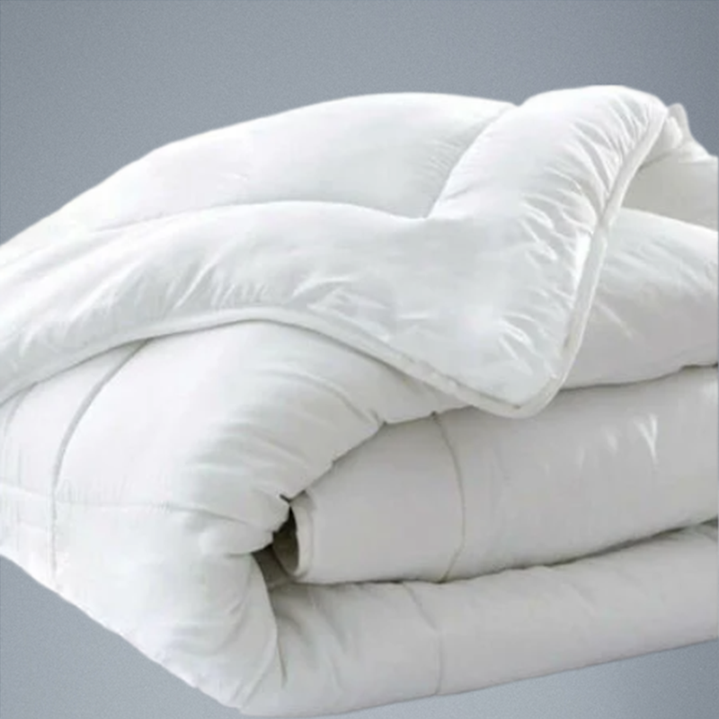 Couette microfibre 400g – Confort et légèreté pour un sommeil réparateur